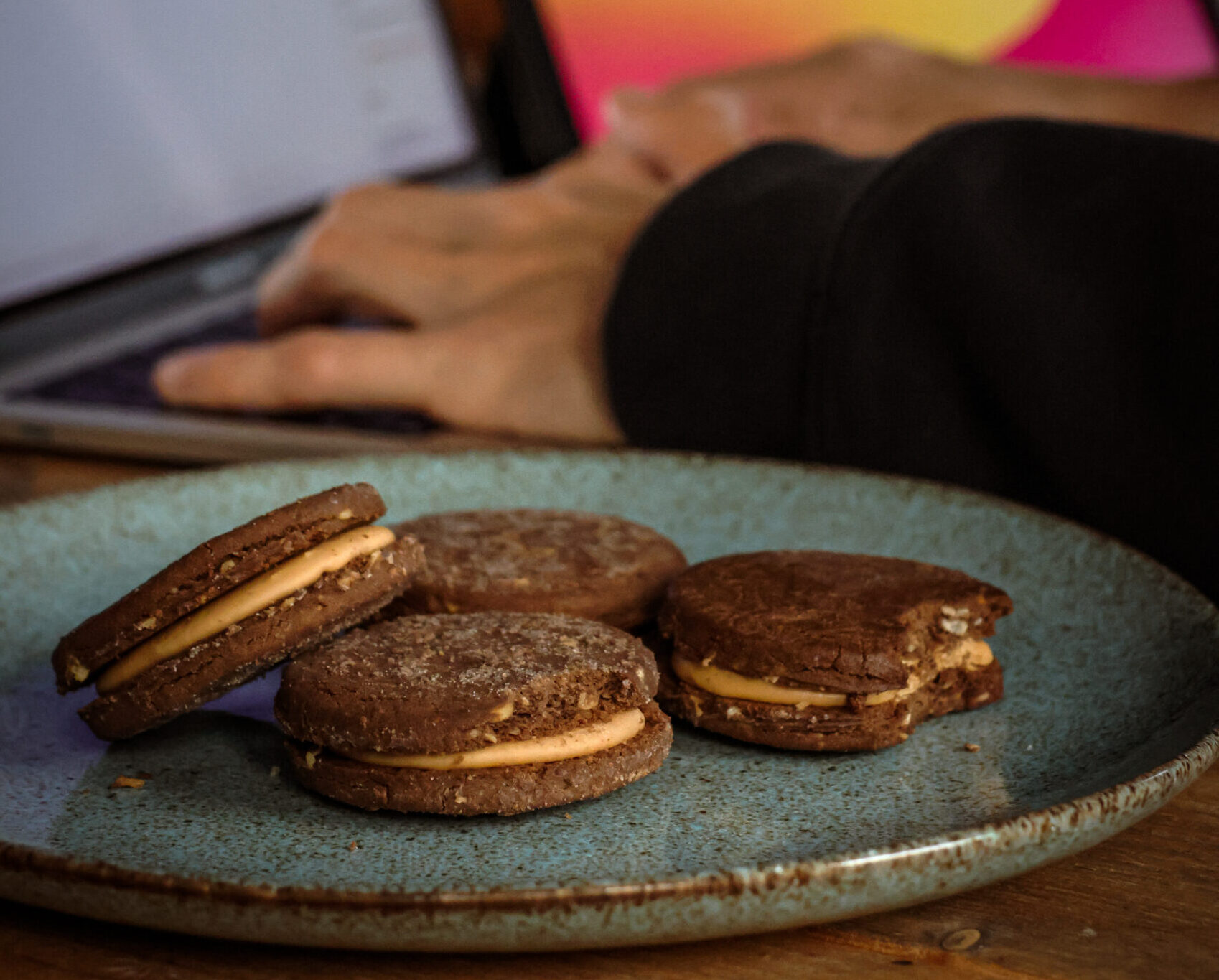 Emotionaler vs. echter Hunger – Wie achtsames Essen hilft, den Unterschied zu erkennen